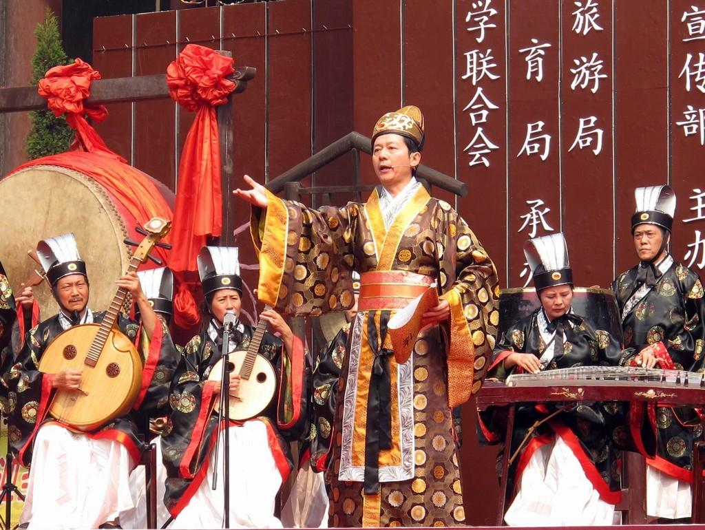 犍为文庙首届成人礼