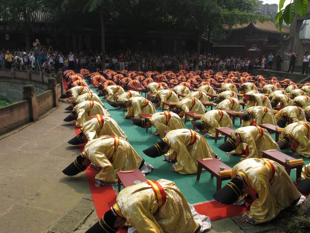 犍为文庙首届成人礼