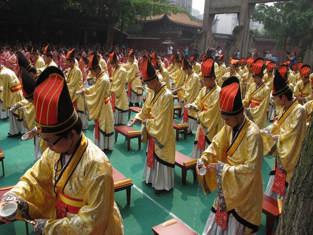 犍为文庙首届成人礼