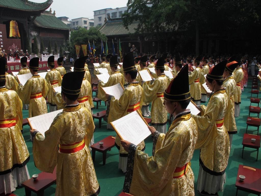 犍为文庙首届成人礼