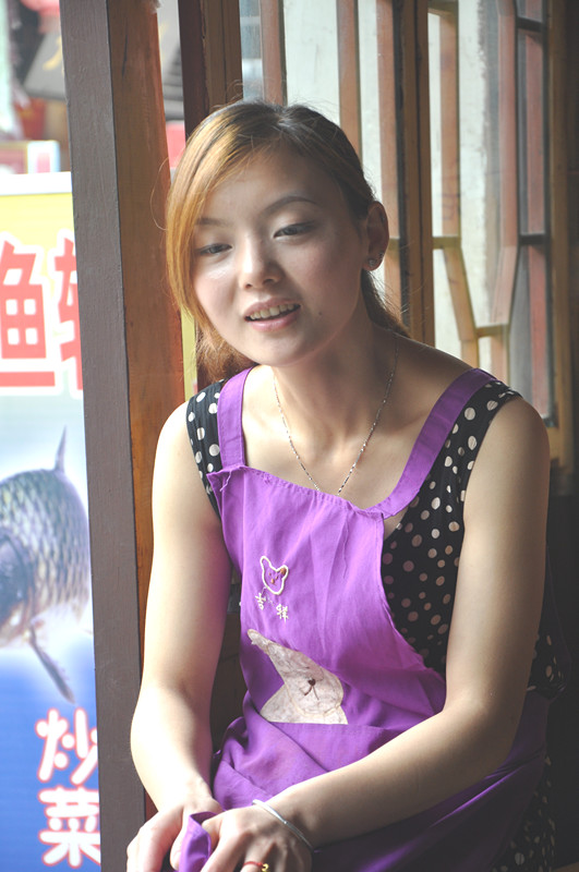 2012年5月26日:街拍外地美女游客游蓬安:漂亮如刘涛, .