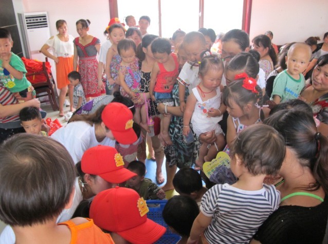 WOHO国际都江堰向日葵早教中心走进向峨公