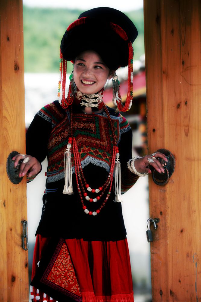 围观凉山美女如云