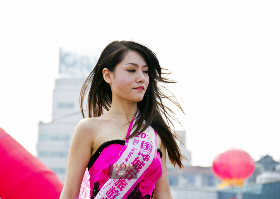 国际城市小姐 艳惊广安车展