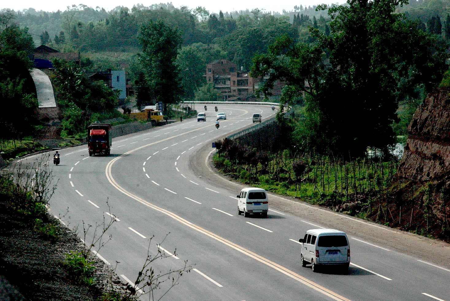 改建后的国道321内江城区段 范世杰摄dsc_2030.jpg