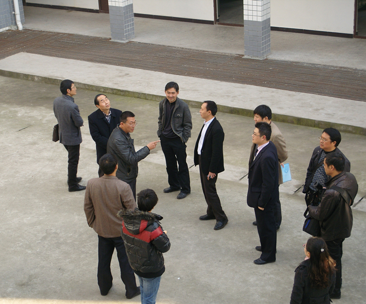 南江四中笑迎四方客 教育教学管理获肯定