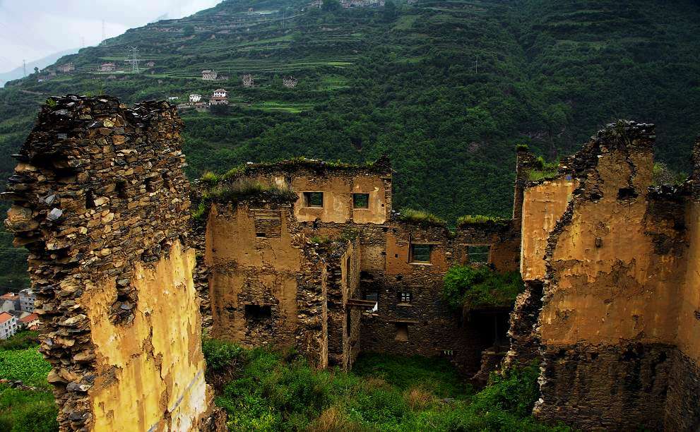 黑水县芦花官寨