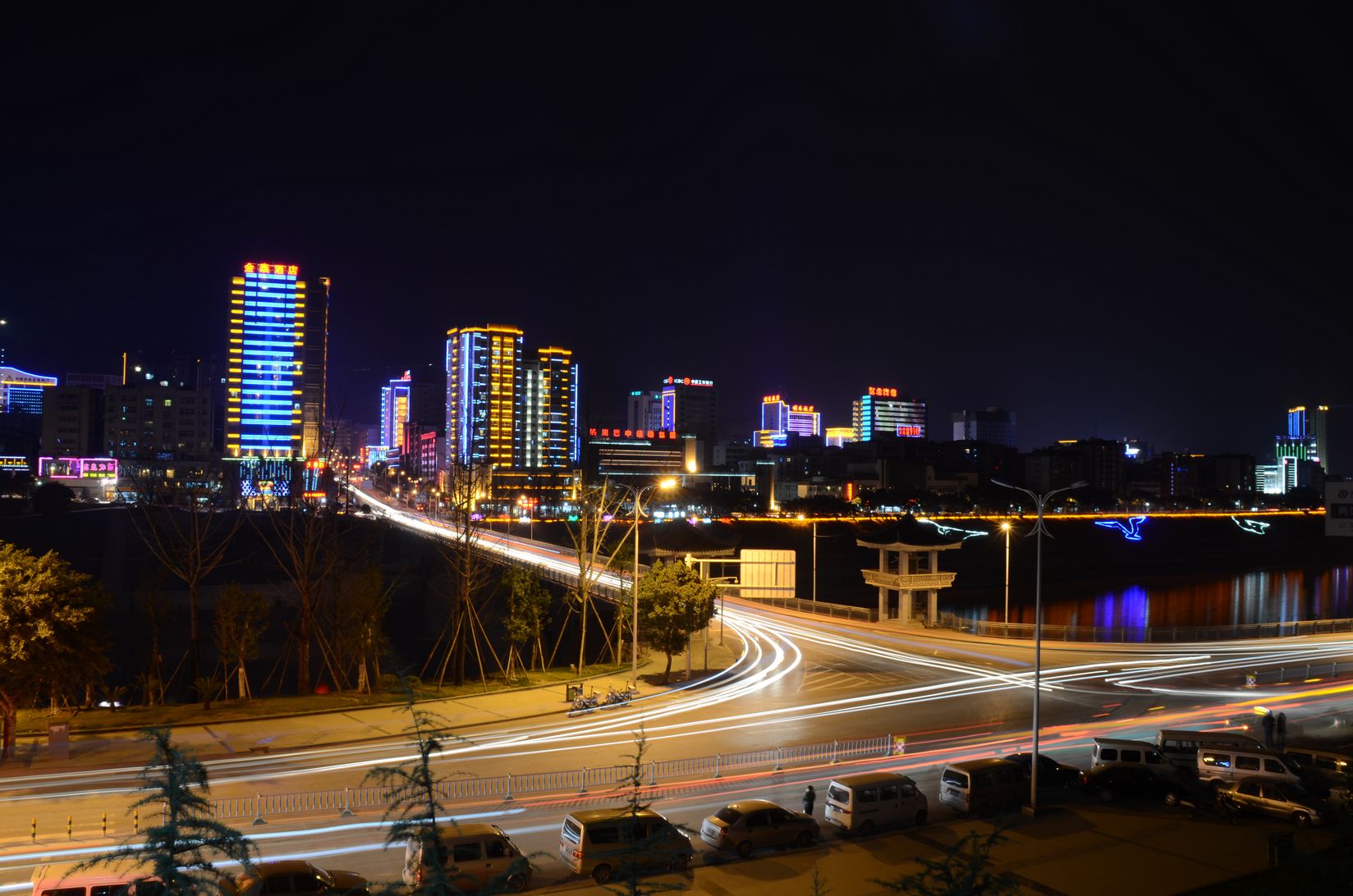 巴中市夜景图片