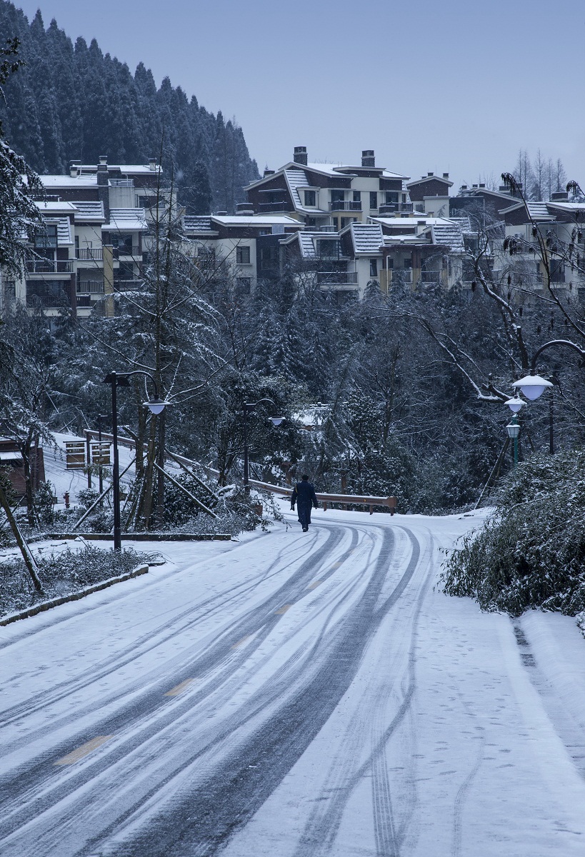 西昌七里坝雪景图片