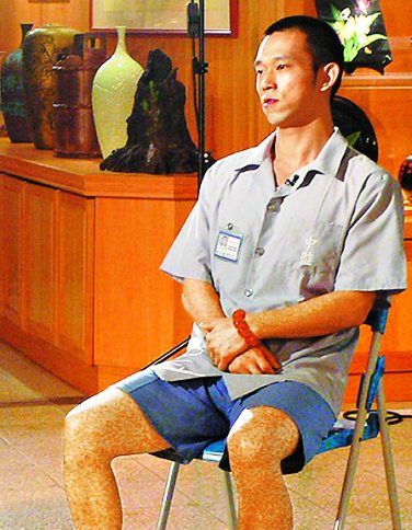 臧天朔出狱曝十大明星鲜为人知囚服照