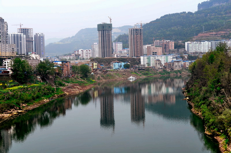 四川巴河图片