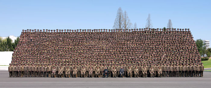 金正恩元帅探望人民保安部祝贺人民保安员和朝