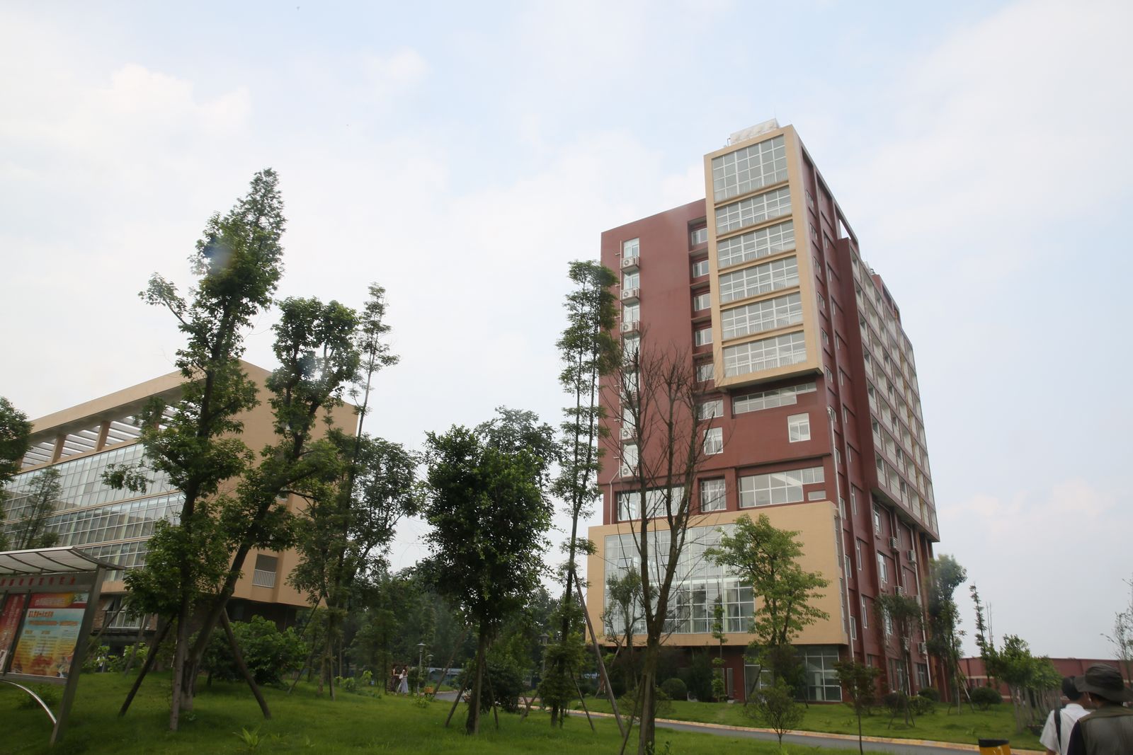 成都艺术职业大学眉山图片