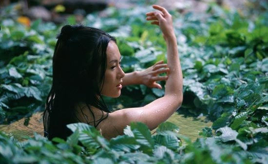 大尺度裸浴照让人血脉喷张的女星