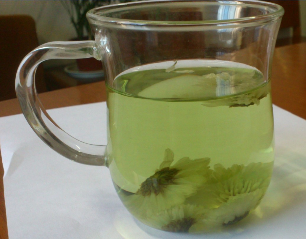 你敢不敢喝这样的绿色的黄菊花泡茶?(有图有真相)