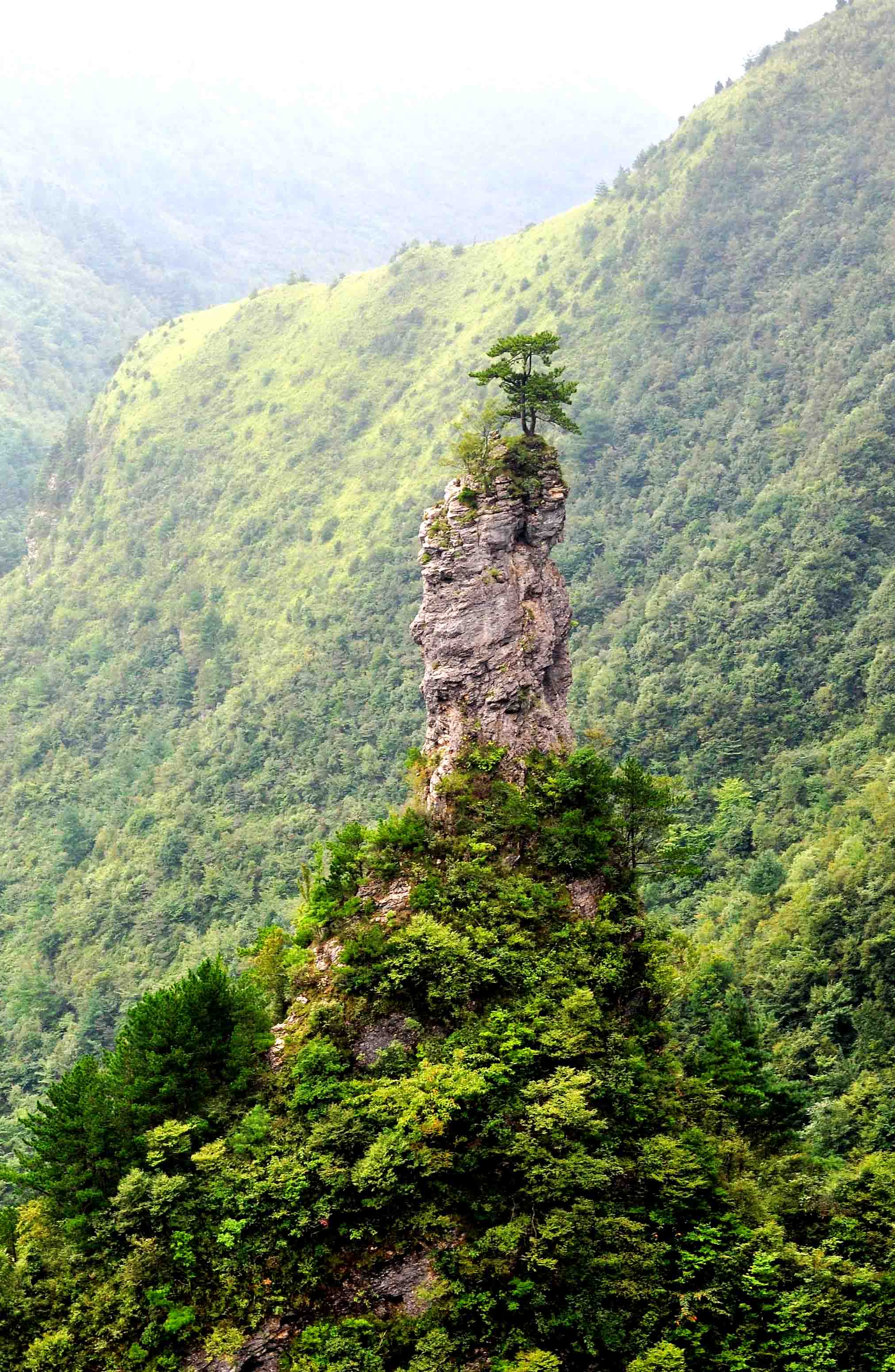 万源八台山独秀峰图片