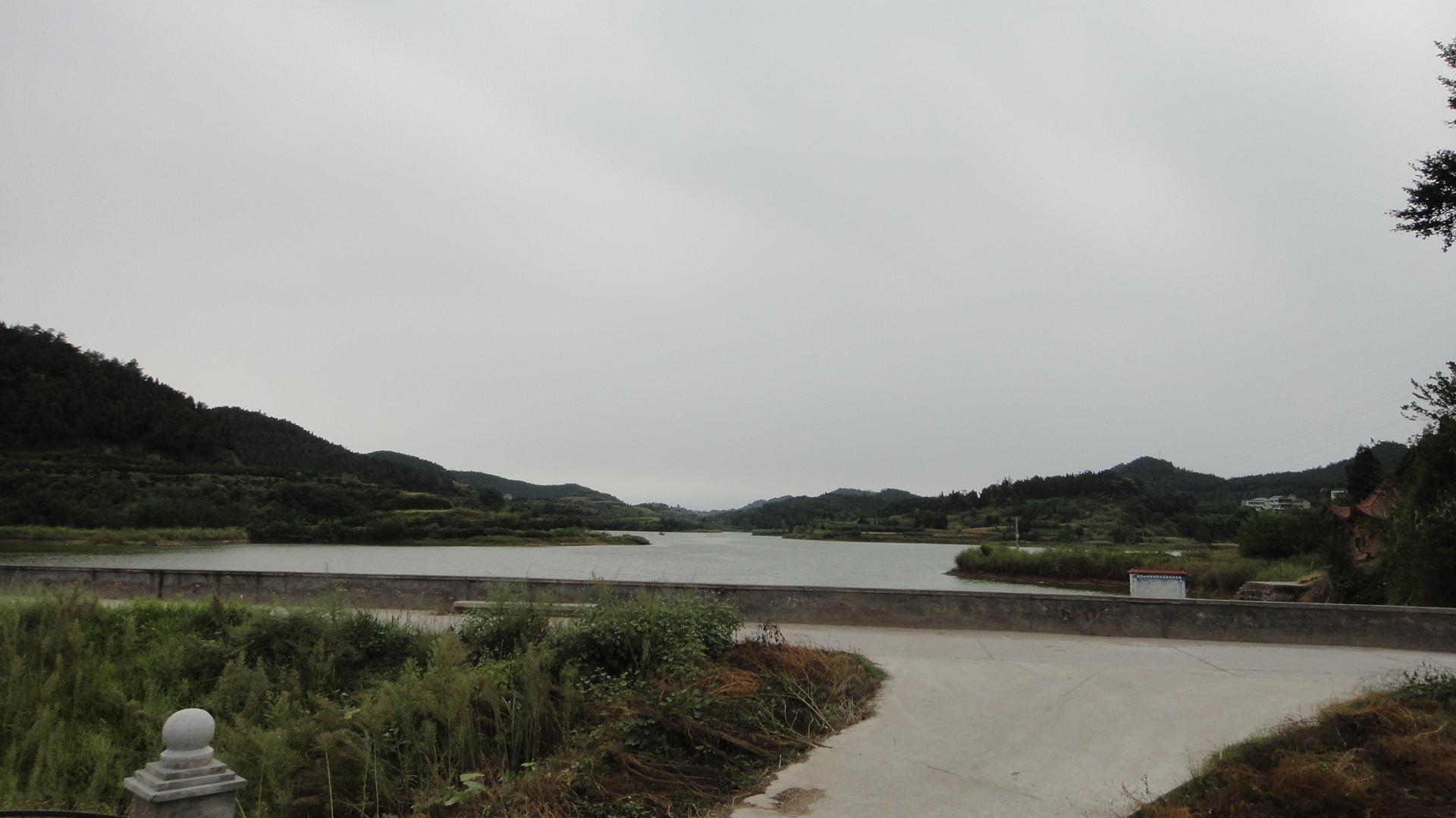 应总在风雨中大哥要求上点紫岩乡的图片以解其乡愁