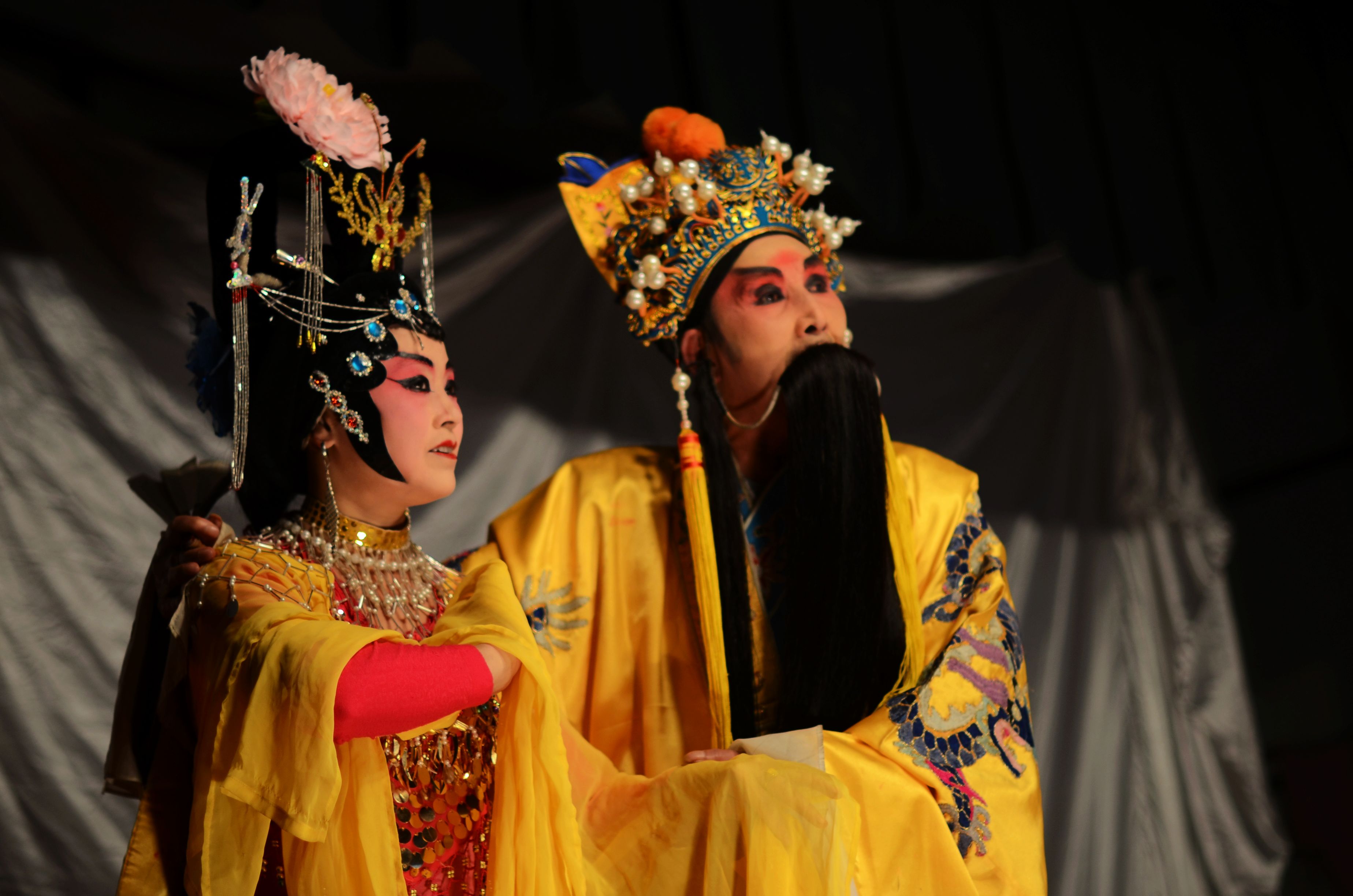 广汉雒蓝川剧团在青白江演出的长生殿剧照