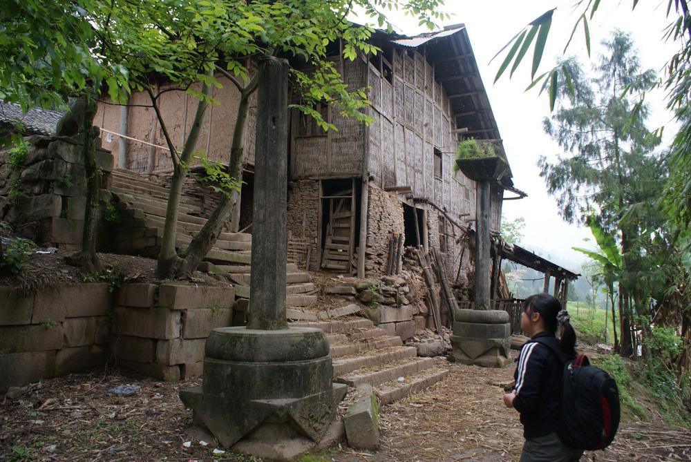 鹿鸣村