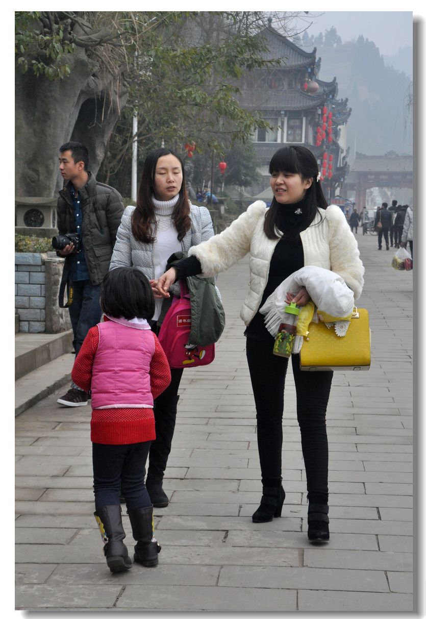 2014年春节黄金周,蓬安嘉陵第一桑梓游人如织,美女如云