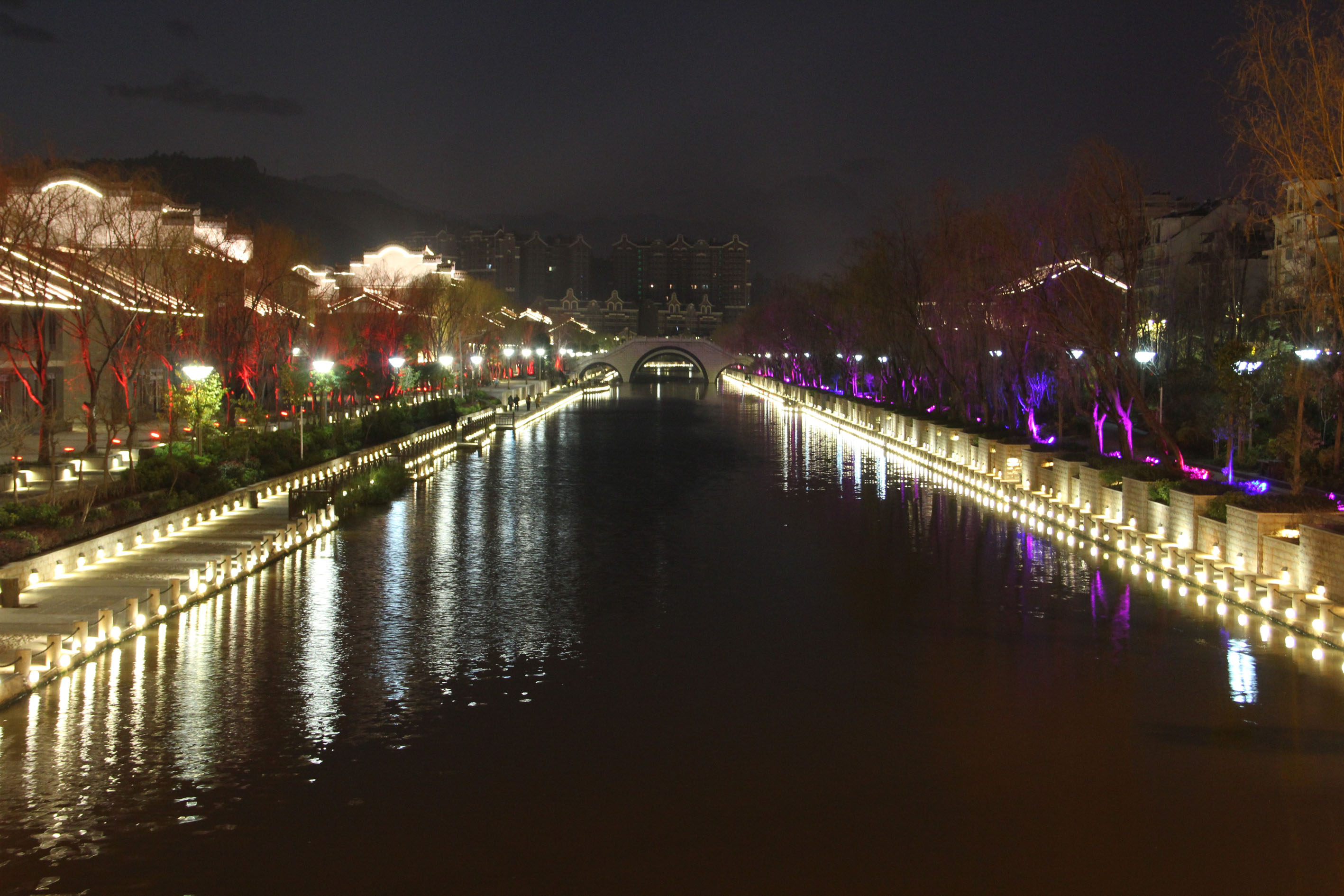 西昌海河天街夜景图片