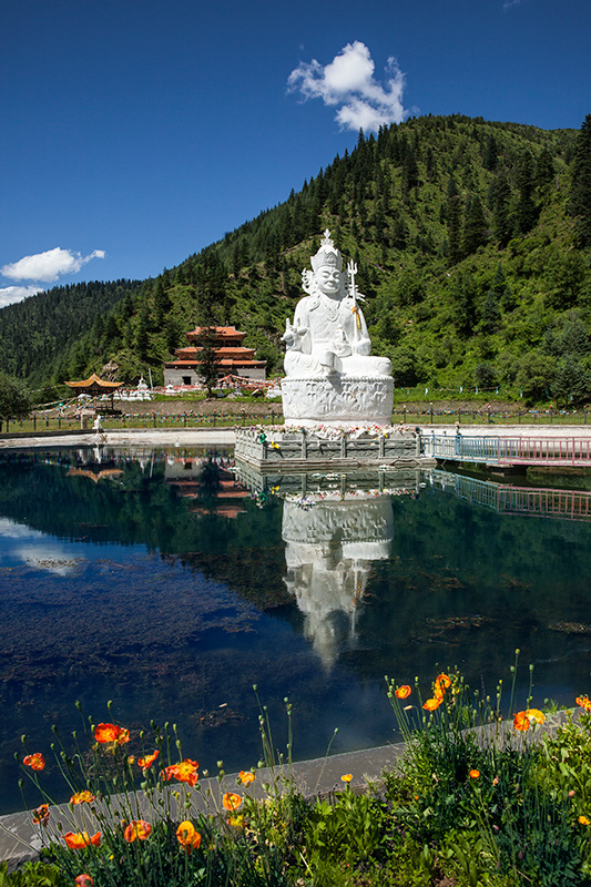 佛缘炉霍玲珑寺