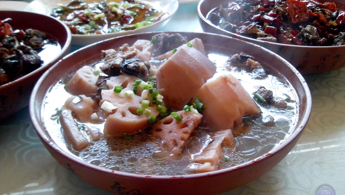 吃货南充94:中餐—南山泉水鸡