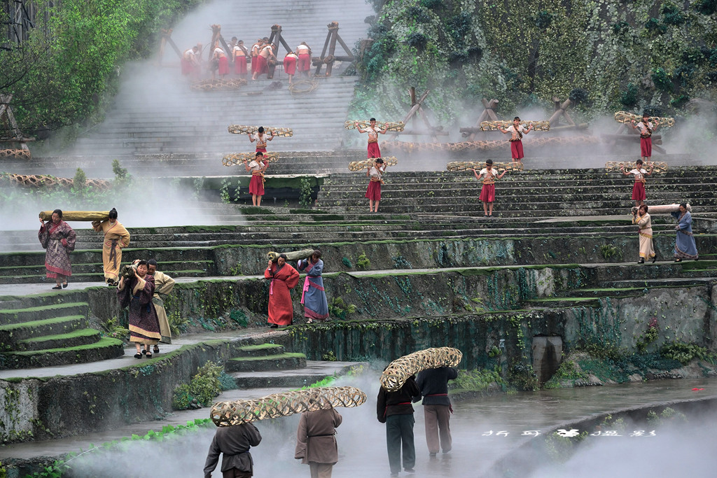 看全新版的2014中国都江堰清明放水节演出实况