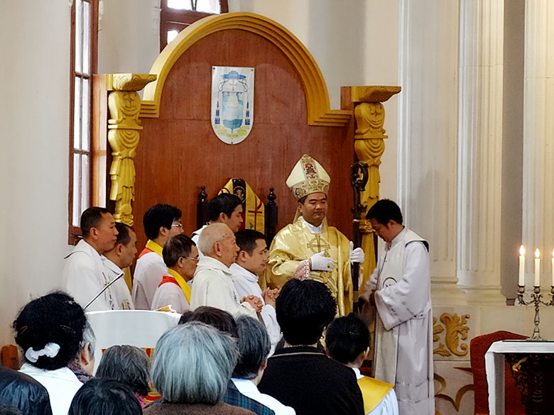 复活节 南充市天主堂 圣油弥撒