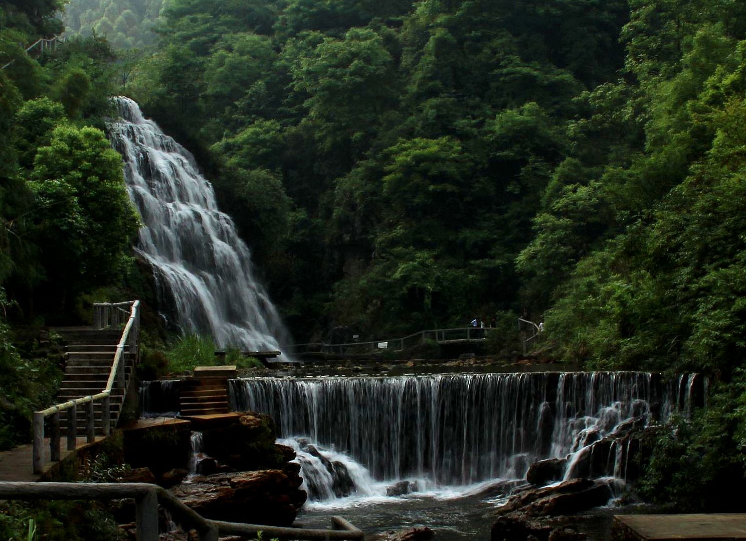     旅遊節前,到鄰水天意谷遊玩,拍了一些小景,與大家共賞