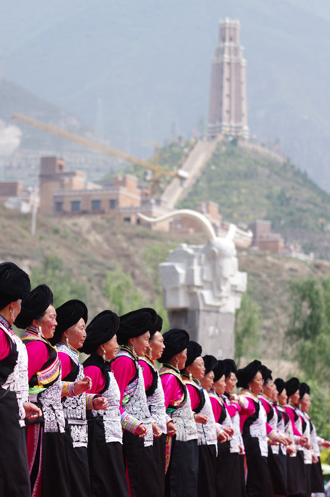 茂县羌族迎来盛大的"瓦尔俄足"节.(二)开幕样随拍