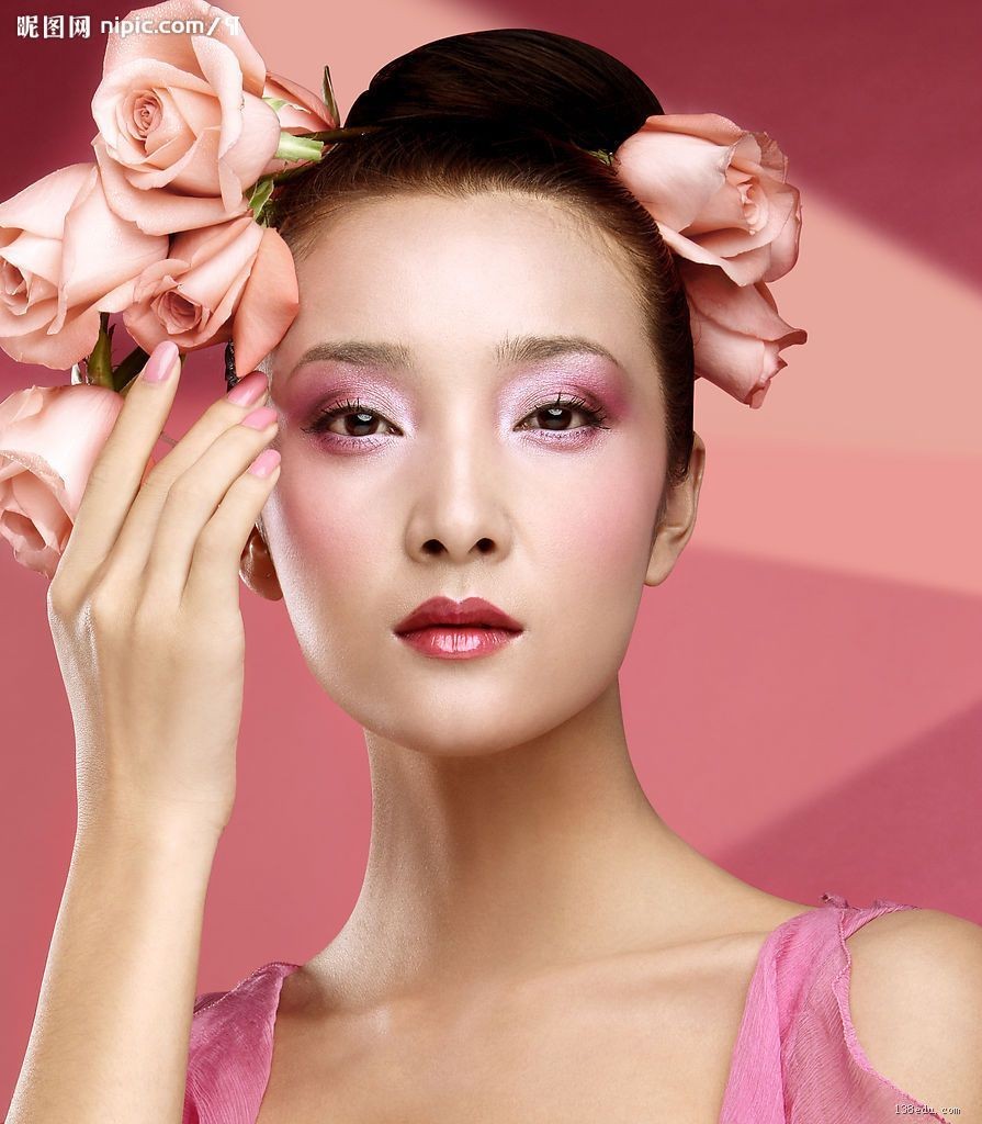 粉色美女.jpg