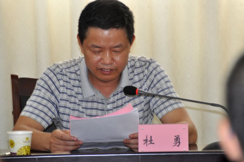 建议全县学习蓬安县检察院:敢于向群众交心,敢于公开检务,敢于将权力