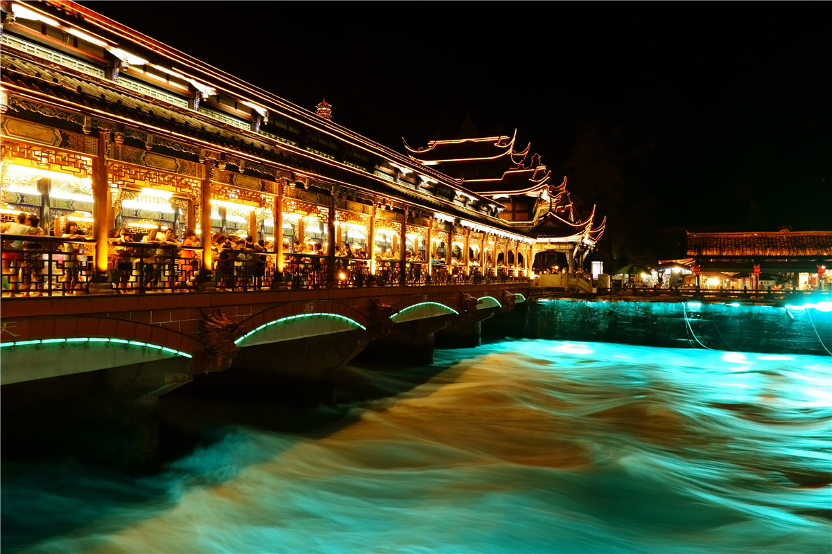 都江堰南桥之夜