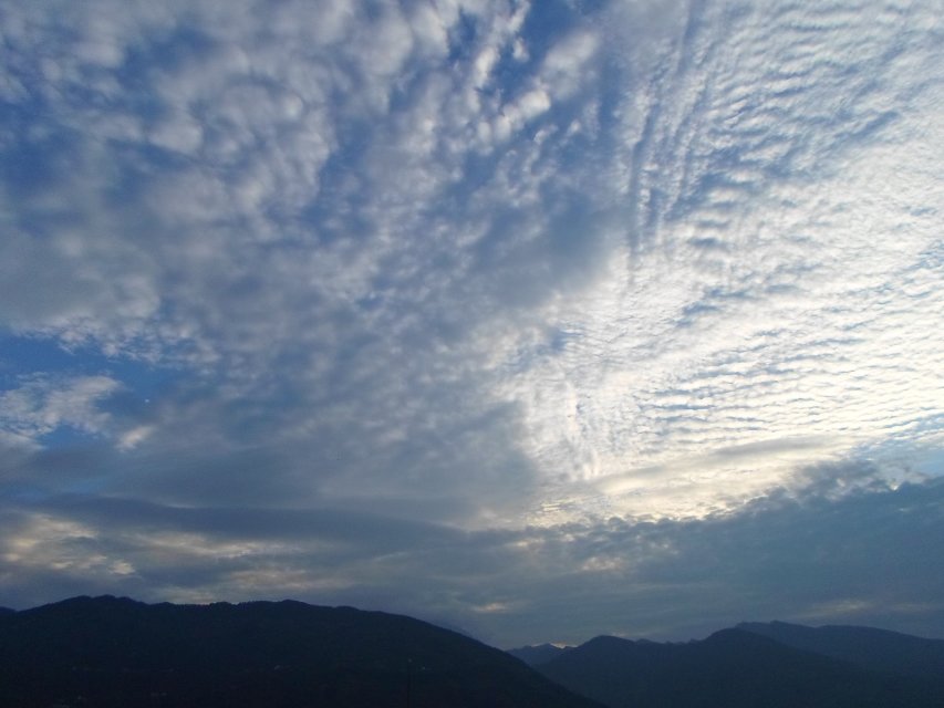 雅安汉源--九襄的蓝天白云[复制链接]