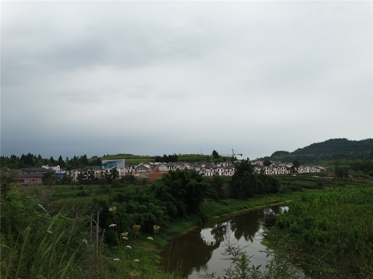 组图简介:西充县莲池镇新农村建设示范工程"灵宝宫综合体"