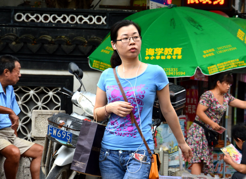 纪实实拍组图在沪生活的外来打工者的星期天