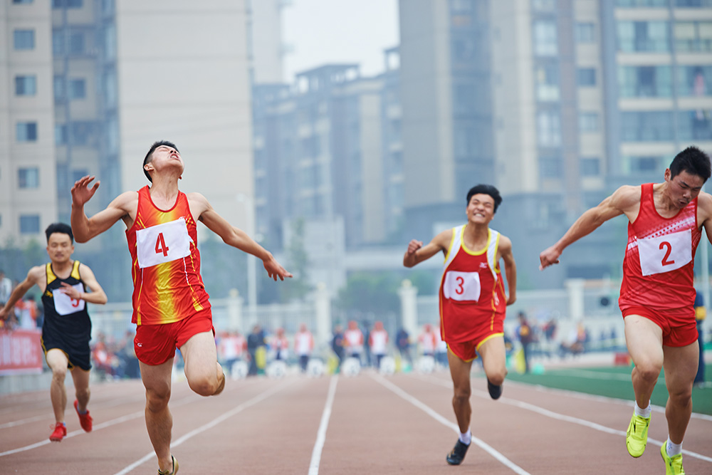 "运动·营山"体育健身网络摄影大赛作品—— 撞线瞬间(组照)-营山论坛