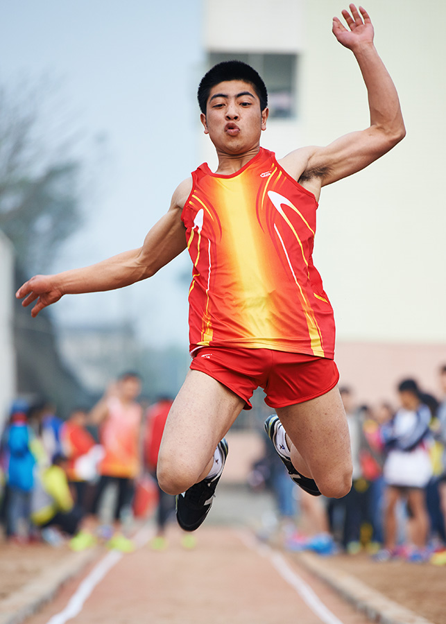 "运动·营山"体育健身网络摄影大赛作品——跳远百态( .