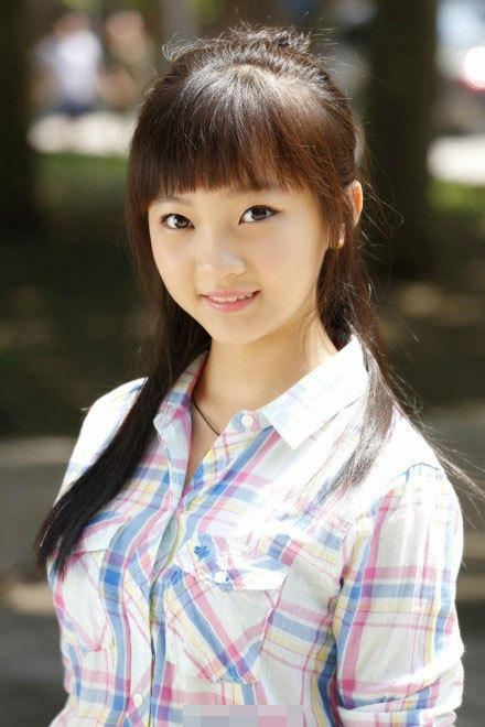 【娱乐】林妙可最新私照曝光,已成阳光清纯高一女生
