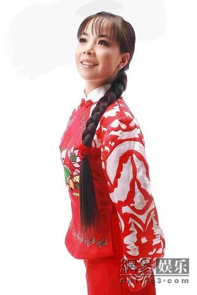 《东方红》起家成为陕北歌王,承诺一辈子主打民族唱法的甜妹子,王二妮