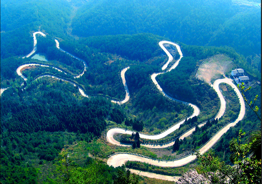 夏雨广场舞《山路十八弯》
