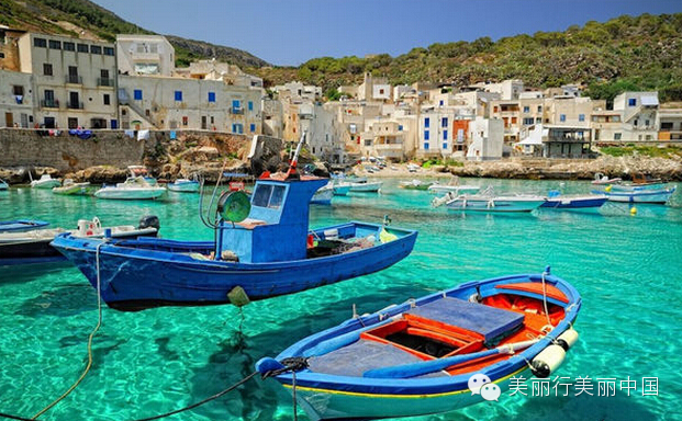 4. 波西塔诺,极具特色的层叠式建筑