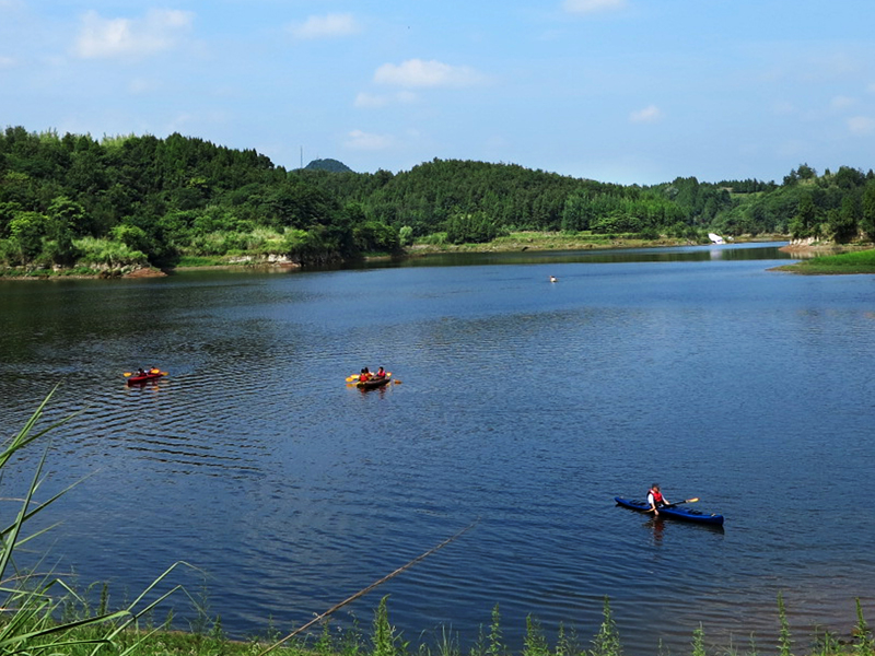 西充湿地公园青龙湖皮艇赛事