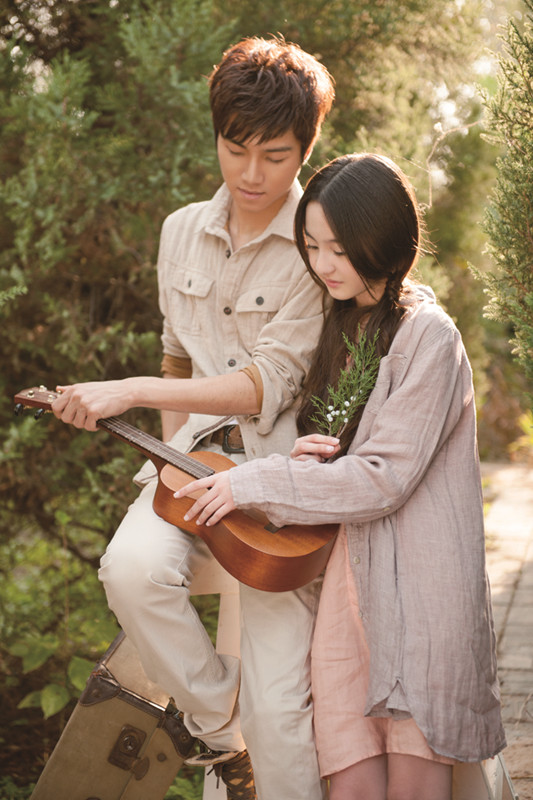 &nbsp; &nbsp; 由混血天使miki和音乐诗人张木易组成的"超时空"跨国