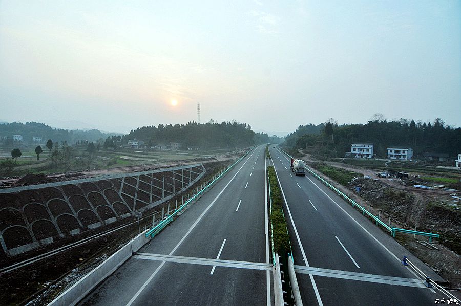 wanglong051.jpg