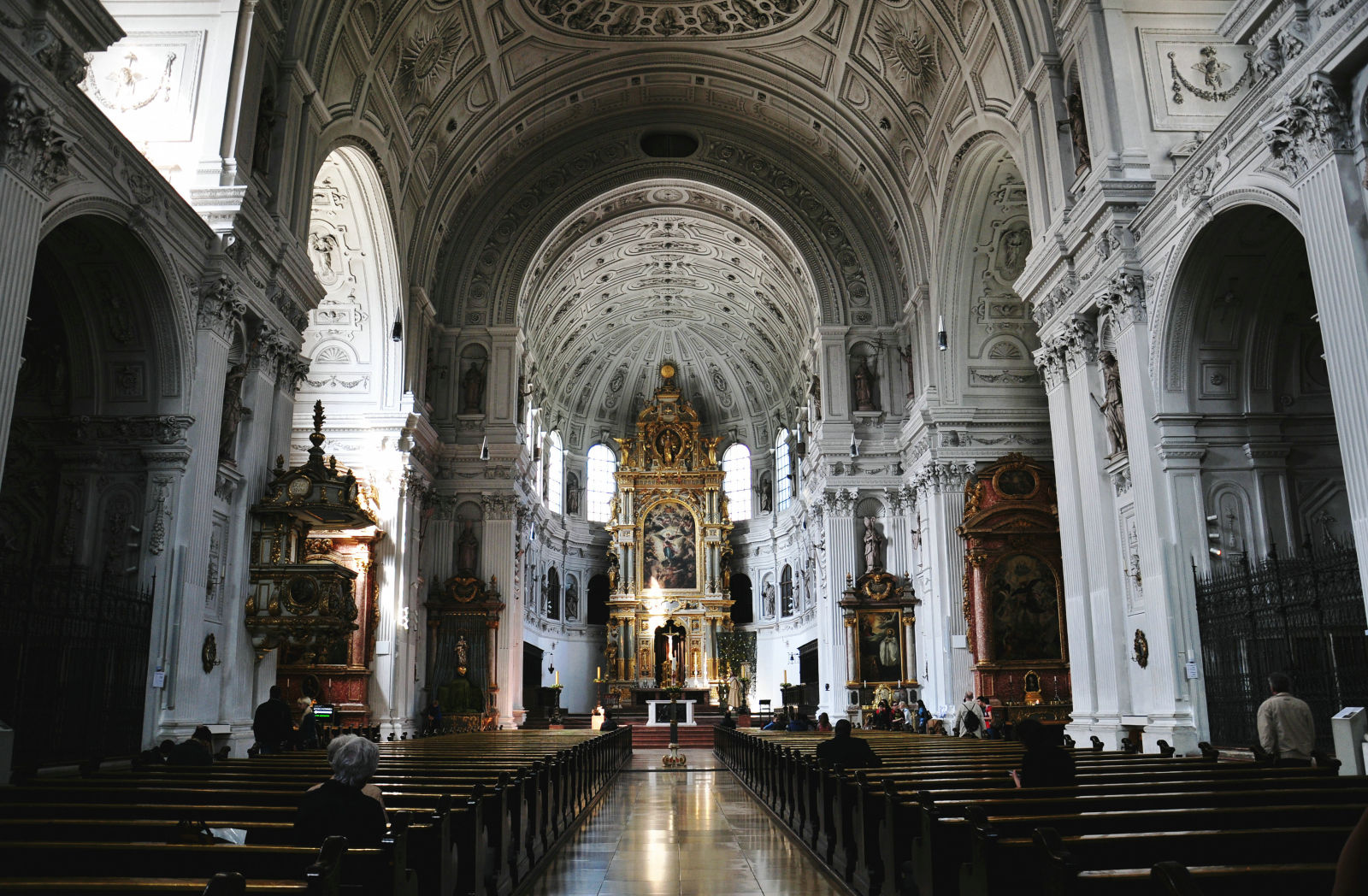 体验中欧古老的气息,穿越德,奥,捷