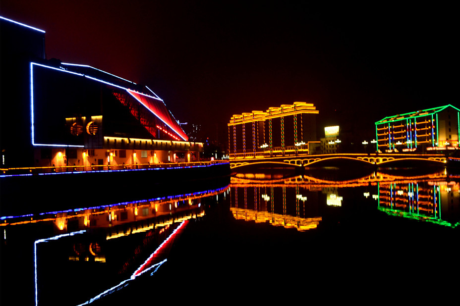 陕西宁强汉江源头不夜城