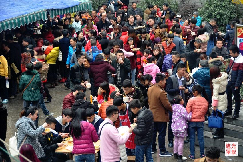 【年味】家乡最火爆的特色小吃—营山凉面