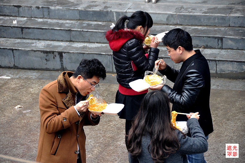 营山万人吃凉面图片图片